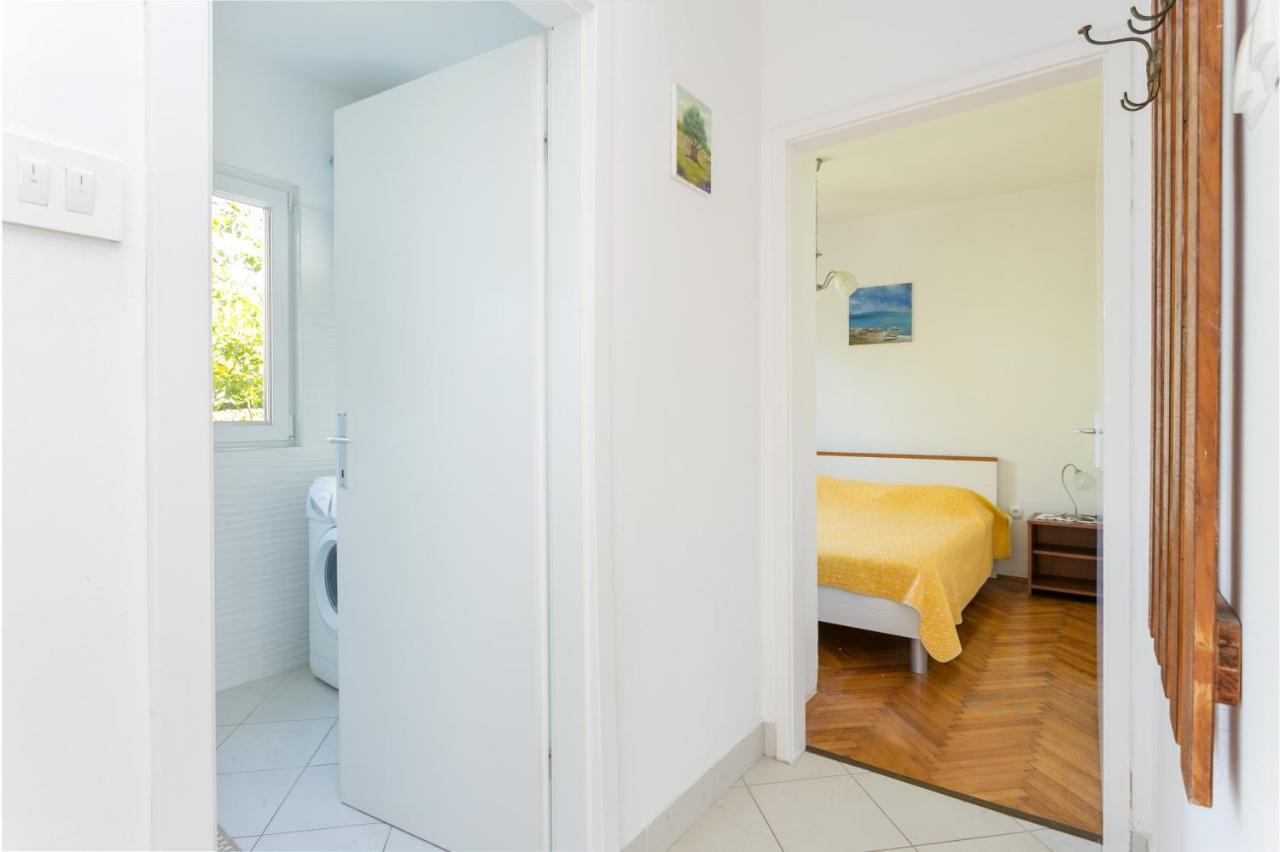 Apartments By The Sea Seget Vranjica, Trogir - 1038 Экстерьер фото