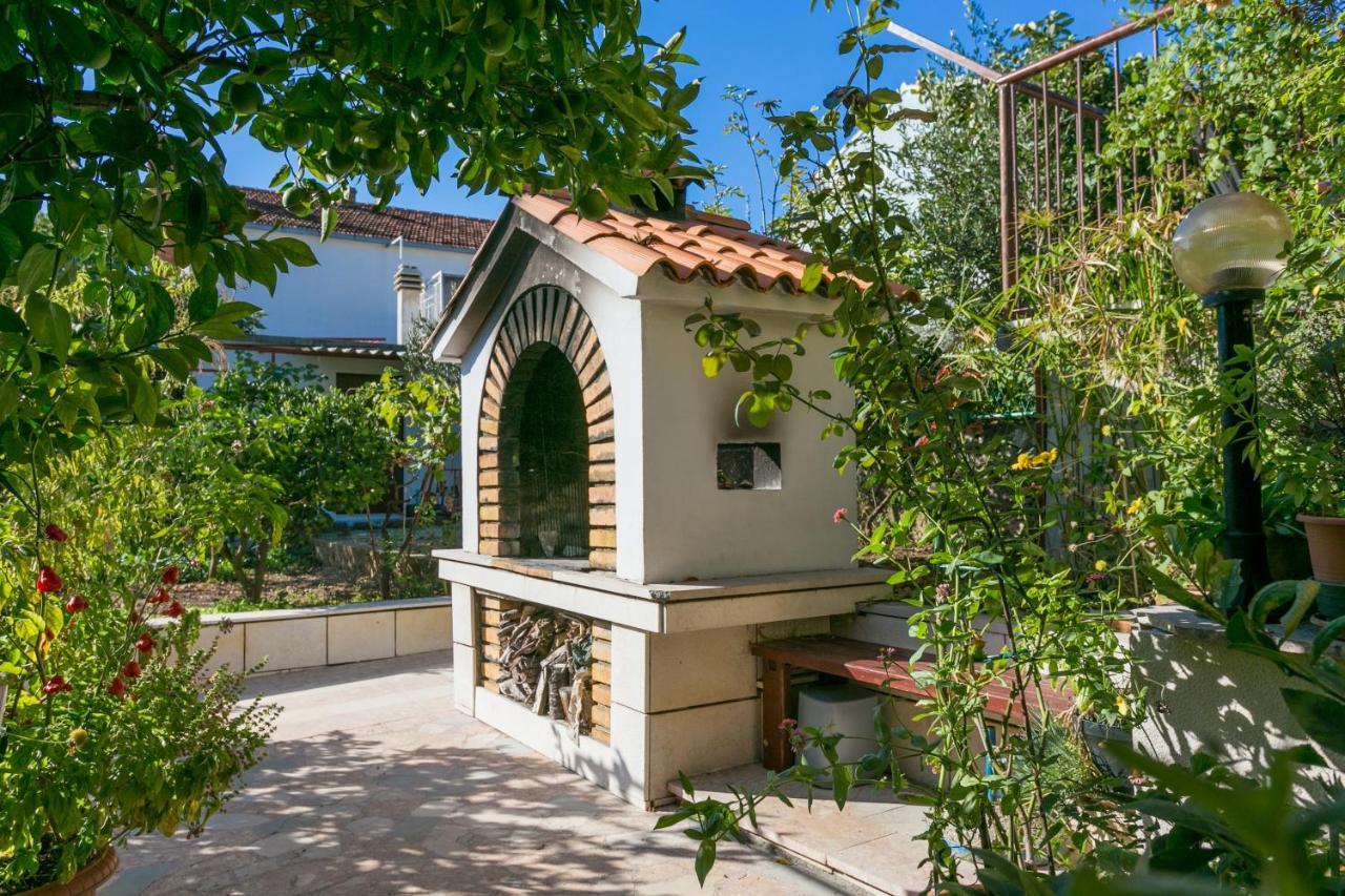 Apartments By The Sea Seget Vranjica, Trogir - 1038 Экстерьер фото