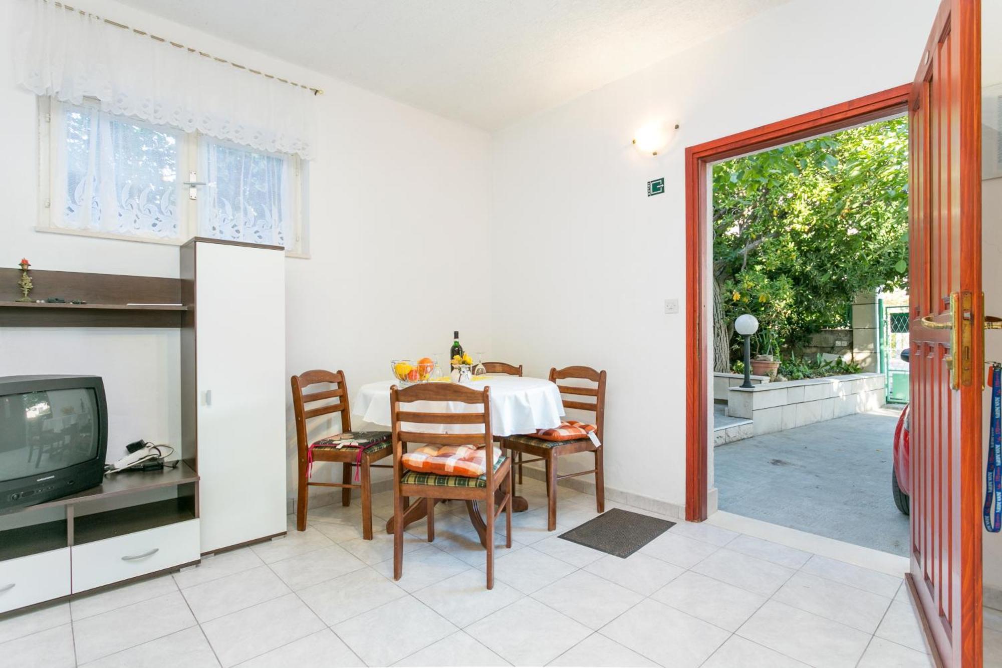 Apartments By The Sea Seget Vranjica, Trogir - 1038 Экстерьер фото