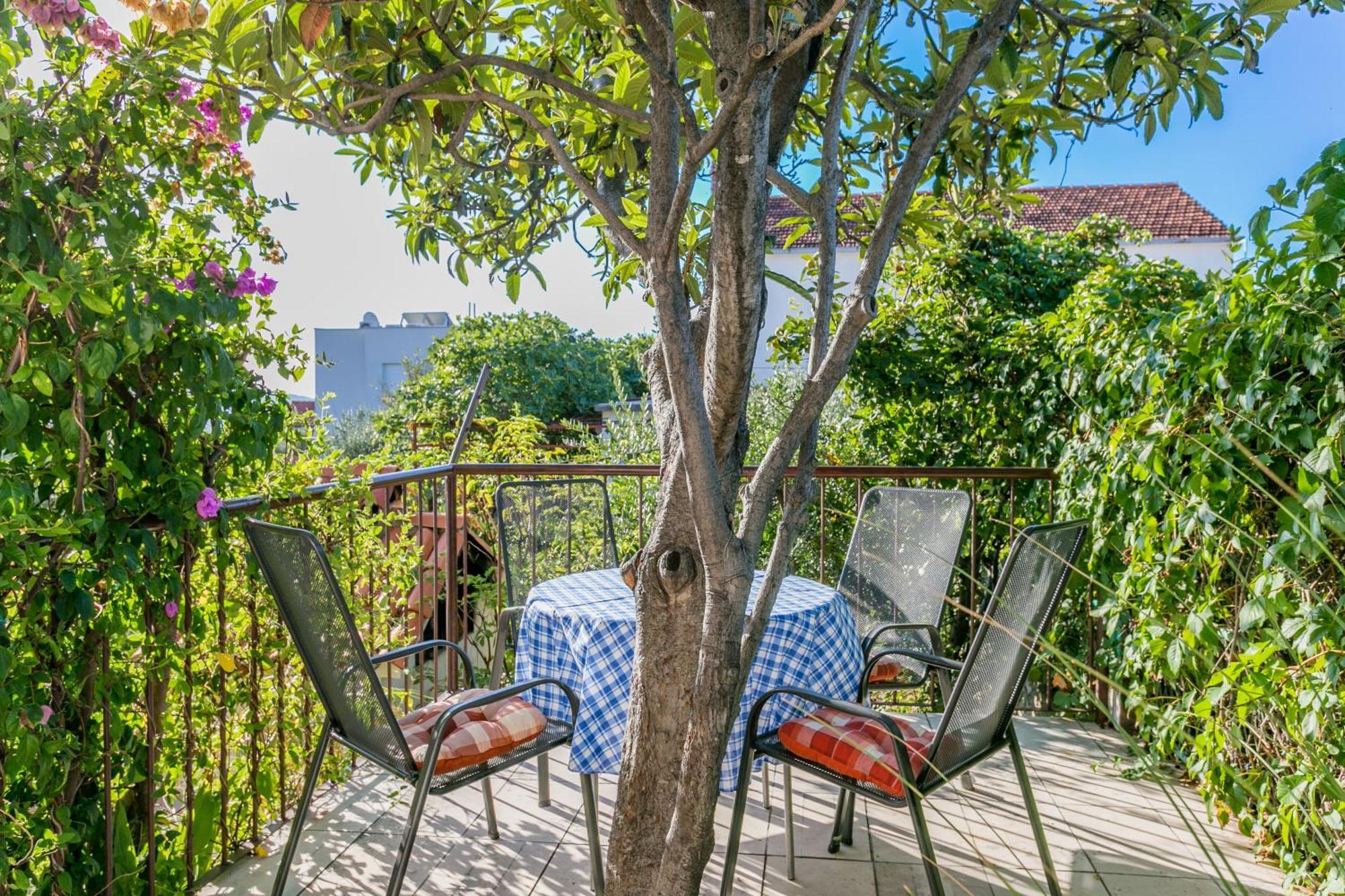 Apartments By The Sea Seget Vranjica, Trogir - 1038 Экстерьер фото