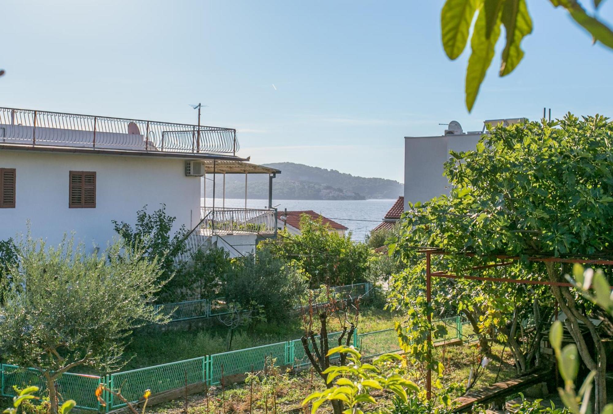 Apartments By The Sea Seget Vranjica, Trogir - 1038 Экстерьер фото