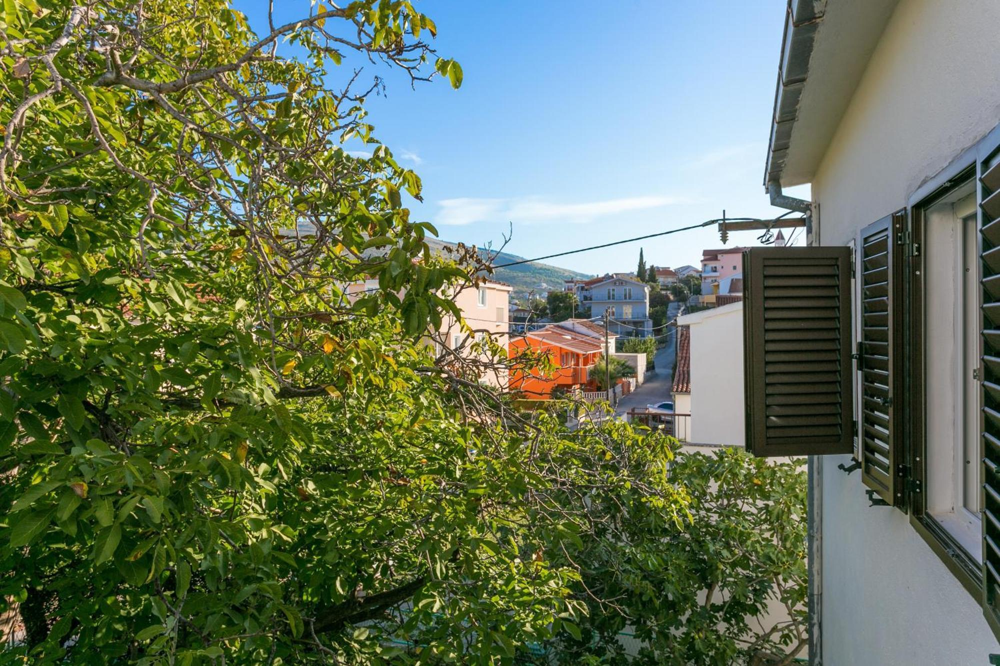 Apartments By The Sea Seget Vranjica, Trogir - 1038 Экстерьер фото